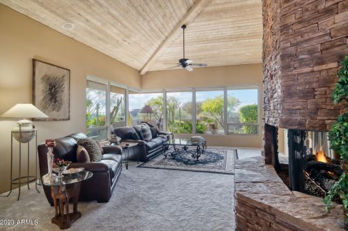 10598 Tamarisk Way, Scottsdale, AZ 85262-3286