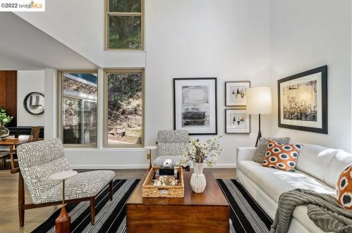 5857 Ascot Dr, Oakland CA 94611-1711 exterior