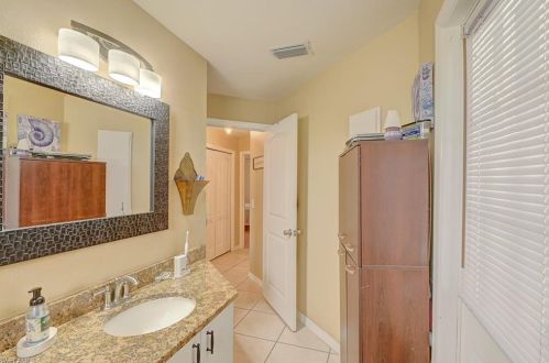 1005 1 Pl, Cape Coral FL  33993-1143 exterior