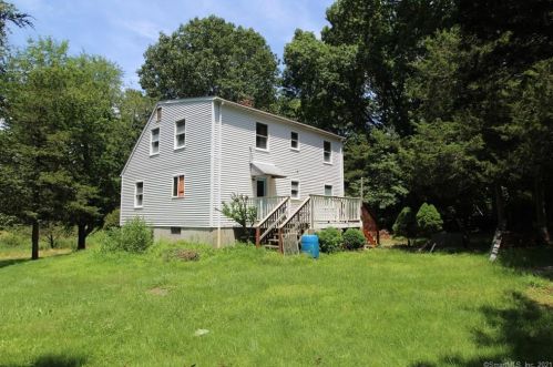 110 River Rd, Norwich, CT 06351-3046