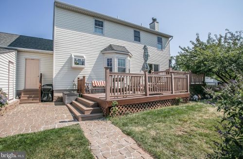 109 Joan Dr, Collegeville PA  19426-1958 exterior