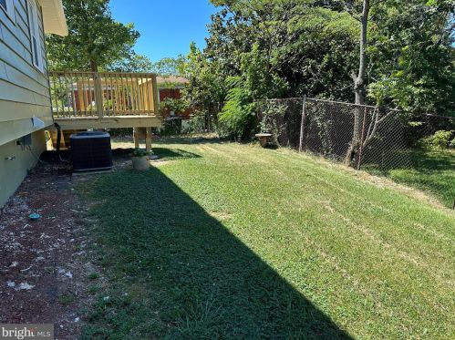 4452 Hilltop Ter, Washington, DC 20019-5009