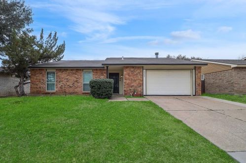 6309 Yarmouth Ave, Fort Worth, TX 76182-5036