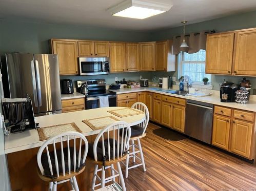 137 Rodney St, Waterbury CT  06705-3057 exterior