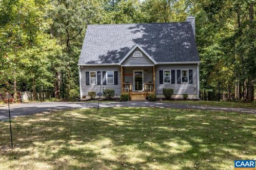 22 Evergreen Ln, Bybee, VA 22963-3050