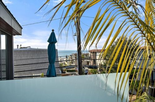 420 31st St, Manhattan Beach CA  90266-3975 exterior