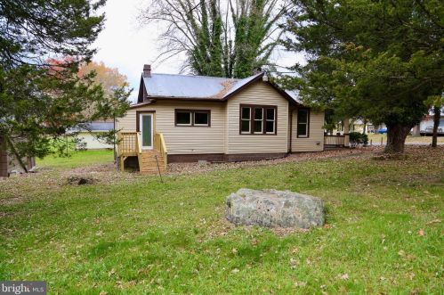 546 Sand Field Rd, Wardensville, WV 26851-8225