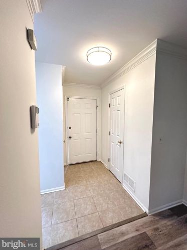 7537 Westmore Dr, Springfield VA  22150-4271 exterior