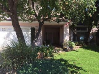 1563 Mckelvy Ave, Clovis, CA 93611-5964