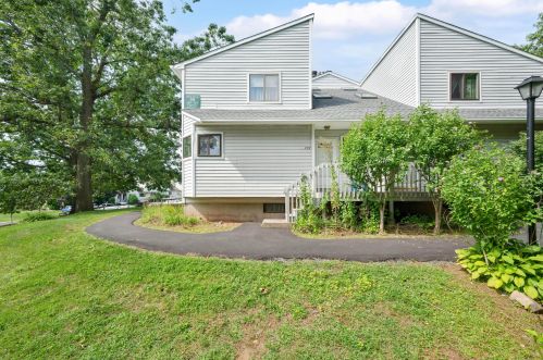 322 Cypress Rd, Hartford CT  06111-5600 exterior