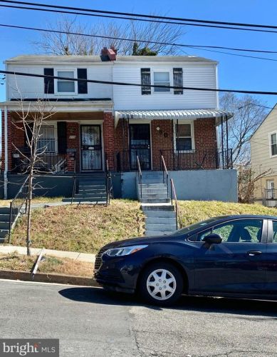 807 51st St, Washington, DC 20019-5544