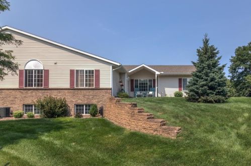 3638 Damon St, Eau Claire, WI 54701-9250