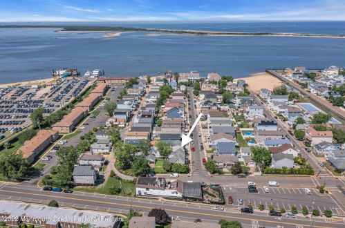 50 Ocean Ave, Monmouth Hills NJ  07732-1411 exterior