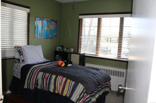 1212 Sylvia Rd, Seaford NY  11783-1537 exterior
