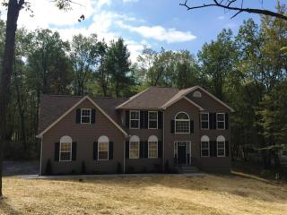 168 Whitetail Rd, Henryville, PA 18332-7195