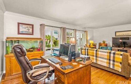 3210 Merrill Dr, Torrance CA 90503-7115 exterior