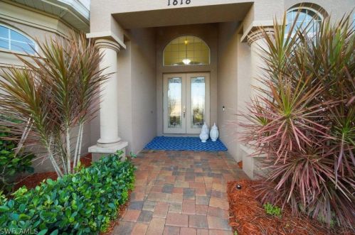 1818 50th Ter, Cape Coral, FL 33914-6941