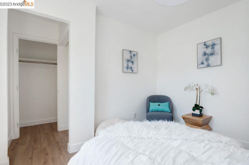 5018 Congress Ave, Oakland CA 94601-5405 exterior