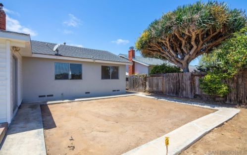 6227 Buisson St, San Diego CA 92122-2246 exterior