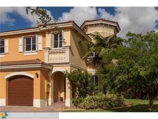 9045 17th Ct, Hollywood, FL 33025-7602