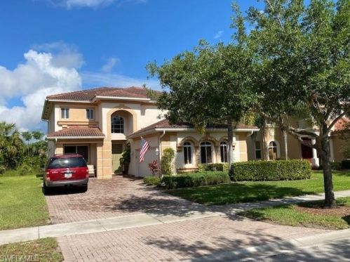 1760 Birdie Dr, Naples, FL 34120-0540