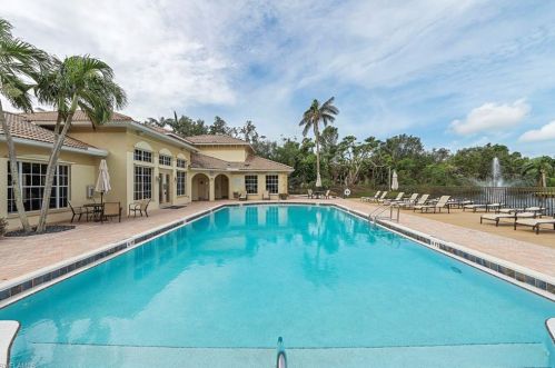 740 Bentwater Cir, Naples FL  34108-6718 exterior