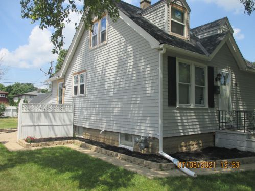 4319 87th St, Milwaukee WI  53222-1799 exterior