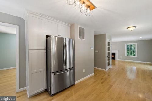 8819 Clinton Dr, Nokesville VA  20181-3205 exterior