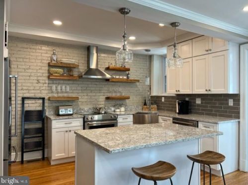1408 Woodlawn Ave, Wilmington, DE 19806-2448