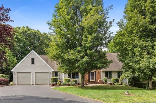 62 Brookview Cir, Manchester, CT 06040-6853