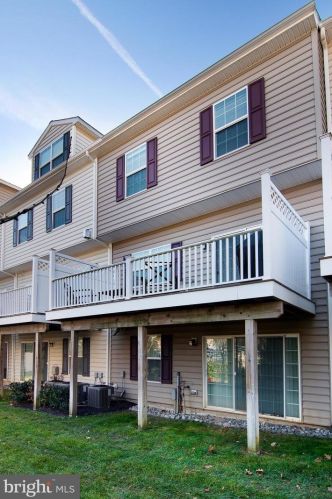 11 Wyoming Ave, Ardmore PA  19003-1255 exterior