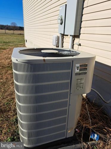 921 Fairview Rd, Richmond National Battlefiel VA  22835-5605 exterior