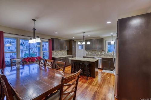 6 Crescent Vw, Rock Hill NY  12775-6629 exterior