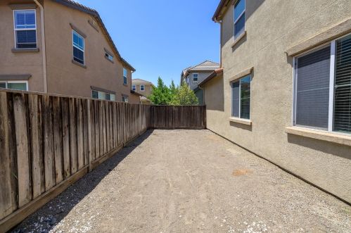 17122 Pacific Oak Ln, Lathrop CA  95330-8526 exterior