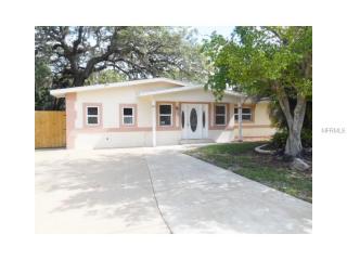 924 Palm Dr, Largo, FL 33770-4447