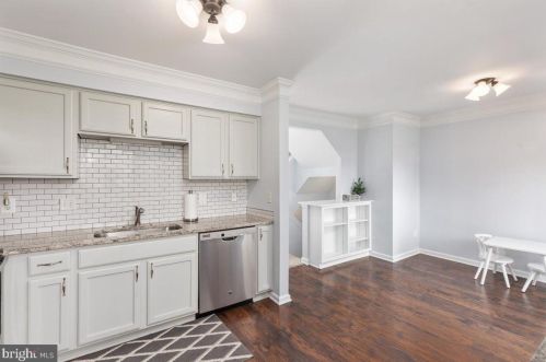 9078 Falcon Glen Ct, Bristow VA  20136-5739 exterior