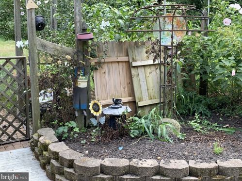 1331 Westminster Dr, Downingtown PA  19335-3652 exterior