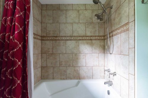 545 Quaker Ln, Hyde Park NY  12538-3011 exterior