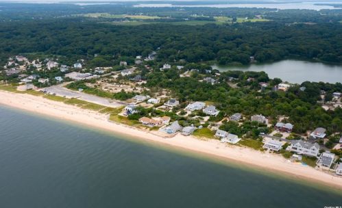1225 Leeton Dr, Southold NY  11971-2520 exterior