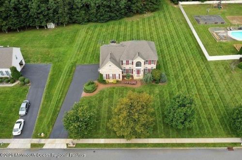 6 Reagan Dr, Jackson Twp NJ  08527-5156 exterior