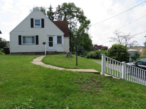 622 Cross St, Slippery Rock, PA 16057-1239