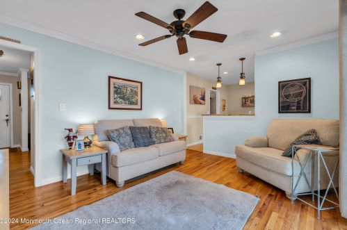 81 Oakland Dr, Bricktown NJ  08724-4560 exterior