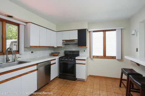 237 Shore Dr, Monmouth Hills NJ  07732-1567 exterior