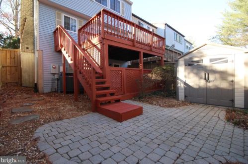 7319 Glendower Ct, Springfield VA  22153-1115 exterior