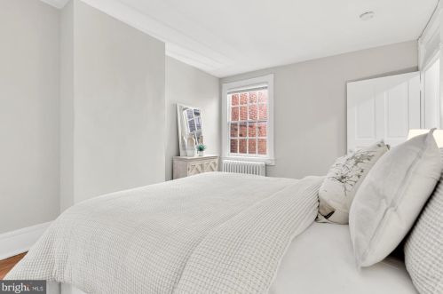 124 6 St, Washington DC 20002-2215 exterior