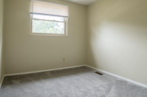 6114 Walnut Ct, Florence KY  41042-1333 exterior