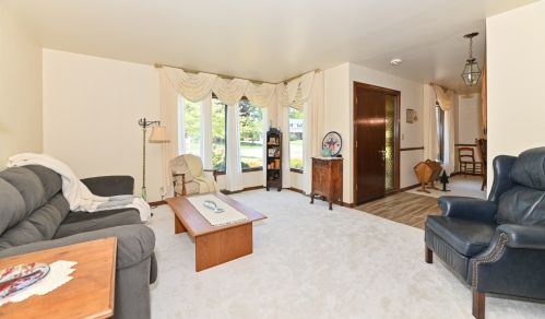 2490 Graylog Ln, Waukesha WI  53151-2924 exterior