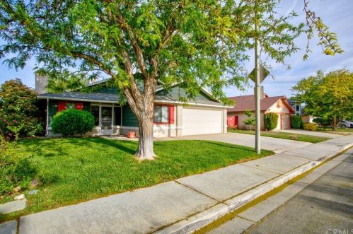 45907 York Pl, Lancaster, CA 93534-1479