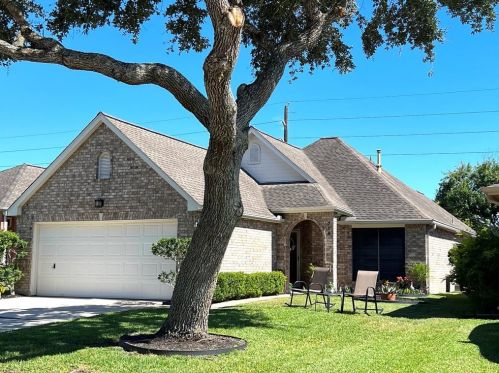 719 Redwood Bend Ln, Pearland, TX 77584-4025
