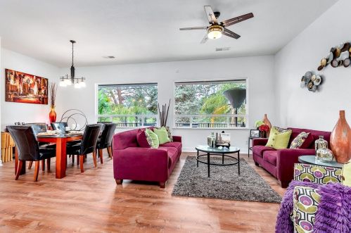 7015 Berry Hill Ct, Citrus Heights, CA 95662-2637